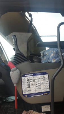 ขายรถแบคโฮ KOMATSU PC200-8N1 พร้อมไลน์หัวกระแทก ใช้งาน 6 พันชั่วโมง