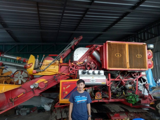 ขาย KM-49 รถเกี่ยวเฉพาะนาปี ล้างจอดเก็บ เครื่อง 6HK-240 แรง turboแท้ ปั้มไดกิ้น 23 ตัวเดิน 12 ไม่มีผุ ร้าว ดาม  สีสันสวย ราคา 530,000 รวมคอม 091-0206555 เน้นโทรครับ