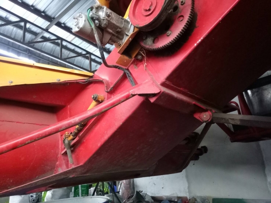 ขาย KM-49 รถเกี่ยวเฉพาะนาปี ล้างจอดเก็บ เครื่อง 6HK-240 แรง turboแท้ ปั้มไดกิ้น 23 ตัวเดิน 12 ไม่มีผุ ร้าว ดาม  สีสันสวย ราคา 530,000 รวมคอม 091-0206555 เน้นโทรครับ