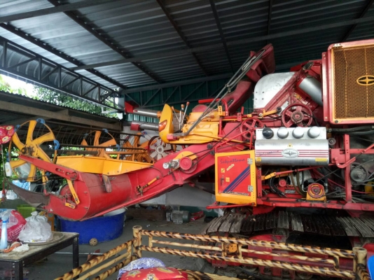 ขาย KM-49 รถเกี่ยวเฉพาะนาปี ล้างจอดเก็บ เครื่อง 6HK-240 แรง turboแท้ ปั้มไดกิ้น 23 ตัวเดิน 12 ไม่มีผุ ร้าว ดาม  สีสันสวย ราคา 530,000 รวมคอม 091-0206555 เน้นโทรครับ