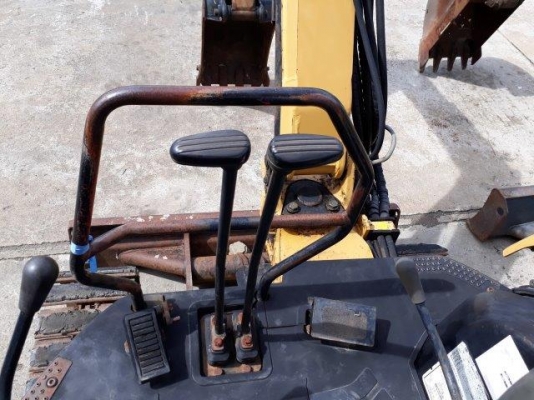 Caterpillar 303CR : รถขุด 3 ตัน 2762ชั่วโมง นำเข้าจากญี่ปุ่น โทร. 080-6565422 (หนิง)