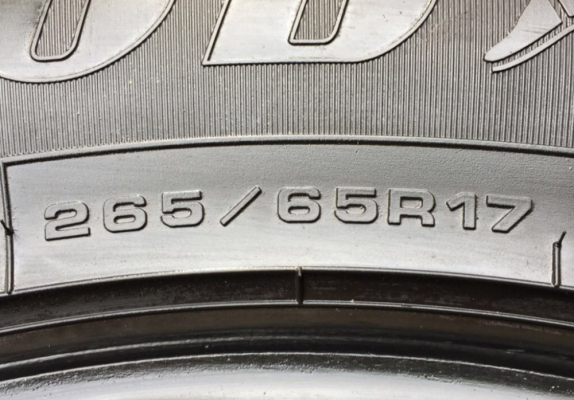 ยาง Goodyear 265 65 17 ปี17 ดอกเต็ม ใช้ยาว ราคาไม่แพง
