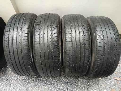 ขายยาง YOKOHAMA BluEarth E70 ปี2116 (1ชุด) 215-55-17 ราคา 2,800 ขายยาง YOKOHAMA BluEarth E70 ปี2116 (1ชุด) 215-55-17 ราคา 2,800