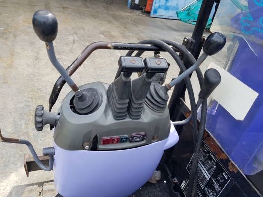 โคมัตสุ pc10uu-3รุ่นใหม่ เครื่องยนต์โคมัตสุ ใบมีดกว้างเพียง 1 เมตร เหมาะสำหรับ หน้างานพื้นที่แคบ สาม