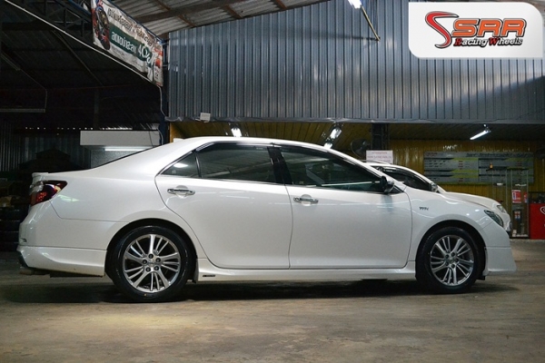 DUNLOP SP SPORT MAXX 050 215/55R17 ราคาเส้นละ 4,250 บาท