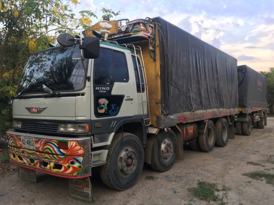 พ่วง 20 ล้อ HINO FM1M 220 แรง ปี 48 กระบะมิเนียม - ดั้ม อู่โพธิ์งาม / ตัวแม่ 12 ล้อ ลงเล่มแล้ว ตัวลูก 2 เพลา สภาพพร้อมใช้ พ่วง 20 ล้อ HINO FM1M 220 แรง ปี 48 กระบะมิเนียม - ดั้ม อู่โพธิ์งาม / ตัวแม่ 12 ล้อ ลงเล่มแล้ว ตัวลูก 2 เพลา สภาพพร้อมใช้