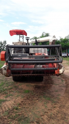 รถเกี่ยวข้าว  DC 68 g ปี 55