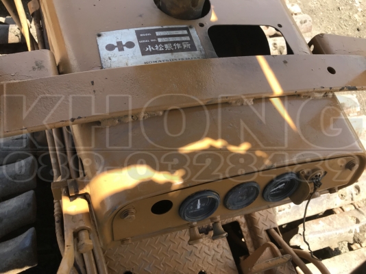 ขายด่วน รถแท็กเตอร cat4D4  komatsu  b2/3 พร้อมใช้งาน สภาพสวยๆ ระบบครบ เพียง 200000 บาท