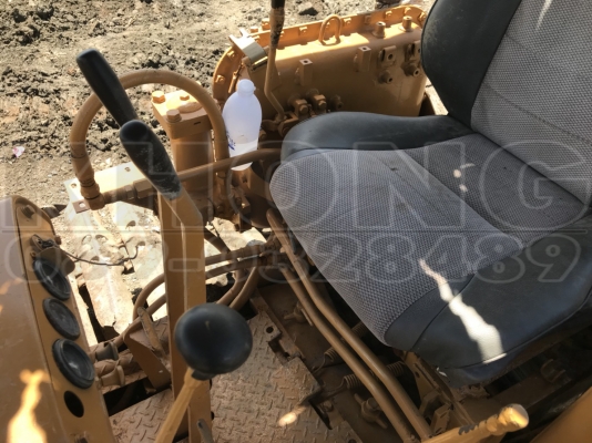 ขายด่วน รถแท็กเตอร cat4D4  komatsu  b2/3 พร้อมใช้งาน สภาพสวยๆ ระบบครบ เพียง 200000 บาท