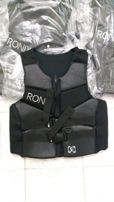ขายเสื้อชูชีพของใหม่ สวยๆๆใส่เข้ารูปลอยน้ำดี RONIX ขายเสื้อชูชีพของใหม่ สวยๆๆใส่เข้ารูปลอยน้ำดี RONIX