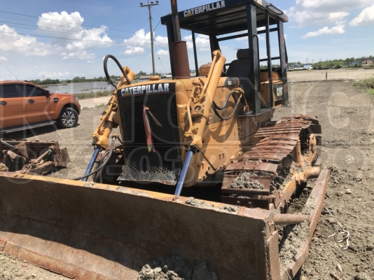 ขายด่วน รถแท็กเตอร cat4D4  komatsu  b2/3 พร้อมใช้งาน สภาพสวยๆ ระบบครบ เพียง 200000 บาท