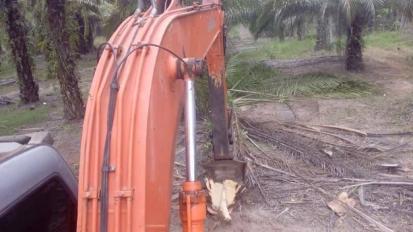 ขายด่วนแบคโฮ HITACHI ZX 120-1