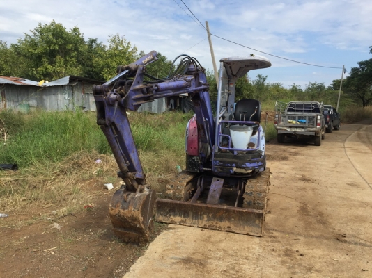 ขายรถ KOMATSU PC 12UU ราคาย่อมเยาว์ 219,000 ใช้งานน้อยนำเข้าจากญี่ปุ่น