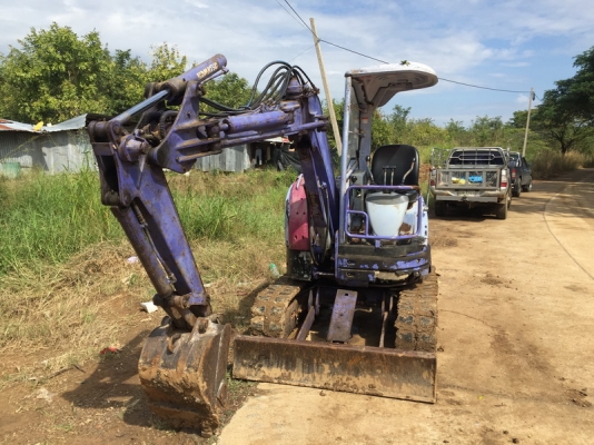 ขายรถ KOMATSU PC 12UU ราคาย่อมเยาว์ 219,000 ใช้งานน้อยนำเข้าจากญี่ปุ่น