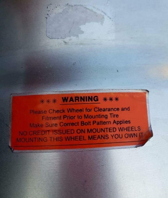 ขายล้อ MICKEY THOMPSON ขอบ 15 กว้าง 10" ออฟลบ 46 สวยๆ ขายล้อ MICKEY THOMPSON ขอบ 15 กว้าง 10" ออฟลบ 46 สวยๆ