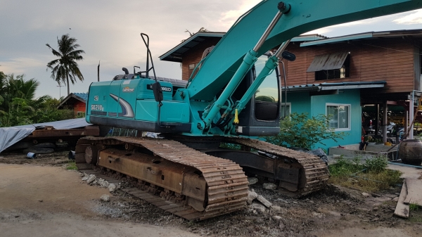 ขายรถแบคโฮ KOBELCO SK200LC-8 YO12 Super เก่านอกผ่านการใช้งานในไทย รวมเพียง 8,8xx ชั่วโมง