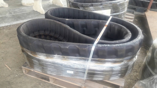 แทรคยาง รถขุดไซค์  40/50/60และ75 แบ่งขายหรือจะยกเป็นคู่ ขายหมด  มี70/72/73/74/75 ข้อ