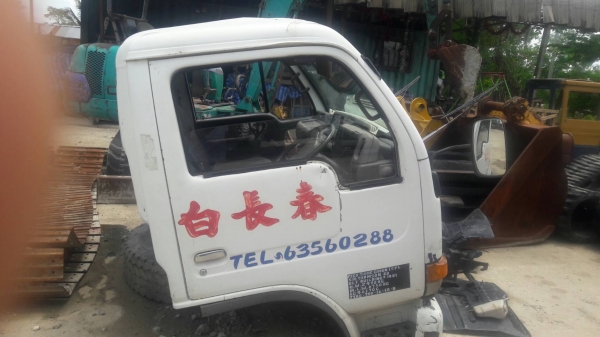 ขายหัวเก๋ง NISSAN  ใช้สำหรับ6ล้อกลาง  ภายในสวย สินค้านำเข้า ยกหัวได้ ขายราคาถูก