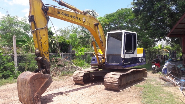 โคมัสสุ -5 คอนโทรลสั้น  เครื่องดื่ม ปั้มเดิม ดีๆแรงๆเอวไม่ขยับ ทำงานไว-ไม่โหลด ช่วงล่วกริ้ป โซ่ใหม่-ใบแทรค60-ตัวเดินเยี่ยม สนใจทดลองขับได้ที่บ้าน อ.เมือง จ.ศรีสะเกษ