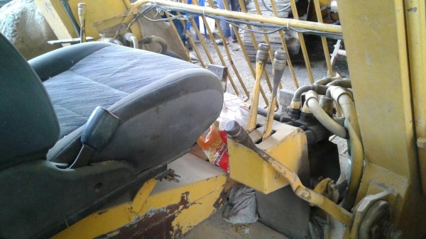 รถคีบอ้อย3ล้อ