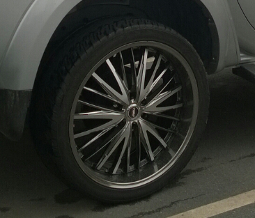 แม็กขอบ24พร้อมยางพร้อมใช้สวยๆ แม็กขอบ24พร้อมยางพร้อมใช้สวยๆ