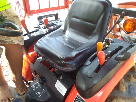 ขาย250000รถไถB2420ขวัญใจชาวไร่รถสวยมีอุปกร์4อย่างชั่วโมงทำงานน้อยรถอยู่บ้านไร่อุท้ยธานี รถขาย250000สนใจโทรมาสอบถามได้ที่081-0118032ต้นบ้านไร่ครับ มีรถส่งให้พร้อม