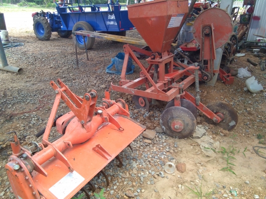 ขาย250000รถไถB2420ขวัญใจชาวไร่รถสวยมีอุปกร์4อย่างชั่วโมงทำงานน้อยรถอยู่บ้านไร่อุท้ยธานี รถขาย250000สนใจโทรมาสอบถามได้ที่081-0118032ต้นบ้านไร่ครับ มีรถส่งให้พร้อม