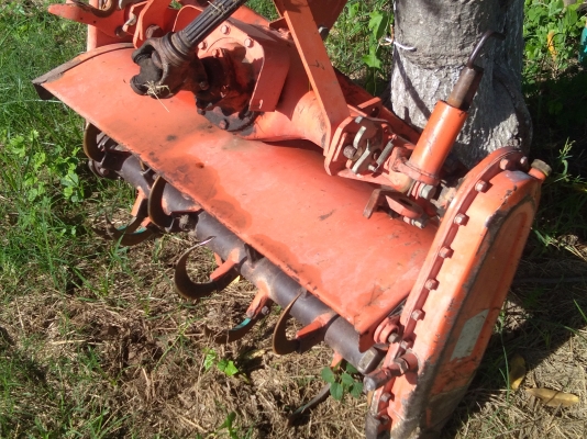 ขาย250000รถไถB2420ขวัญใจชาวไร่รถสวยมีอุปกร์4อย่างชั่วโมงทำงานน้อยรถอยู่บ้านไร่อุท้ยธานี รถขาย250000สนใจโทรมาสอบถามได้ที่081-0118032ต้นบ้านไร่ครับ มีรถส่งให้พร้อม