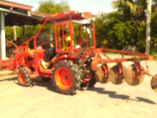 ขาย250000รถไถB2420ขวัญใจชาวไร่รถสวยมีอุปกร์4อย่างชั่วโมงทำงานน้อยรถอยู่บ้านไร่อุท้ยธานี รถขาย250000สนใจโทรมาสอบถามได้ที่081-0118032ต้นบ้านไร่ครับ มีรถส่งให้พร้อม