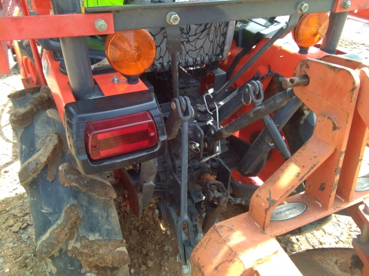 ขาย250000รถไถB2420ขวัญใจชาวไร่รถสวยมีอุปกร์4อย่างชั่วโมงทำงานน้อยรถอยู่บ้านไร่อุท้ยธานี รถขาย250000สนใจโทรมาสอบถามได้ที่081-0118032ต้นบ้านไร่ครับ มีรถส่งให้พร้อม