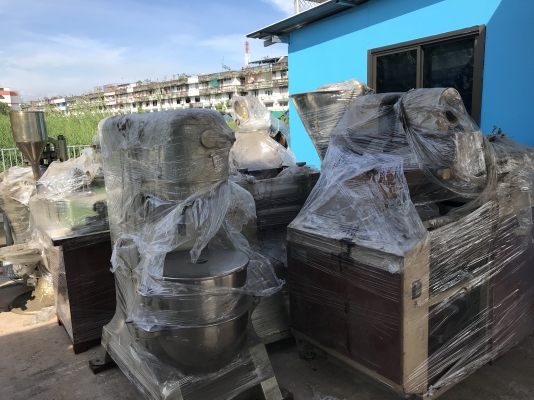 ขายเครื่องผสมบดเขย่าใช้ได้กับอาหารและยาหรืออย่างอื่นสนใจมาเลือกเอาครับ