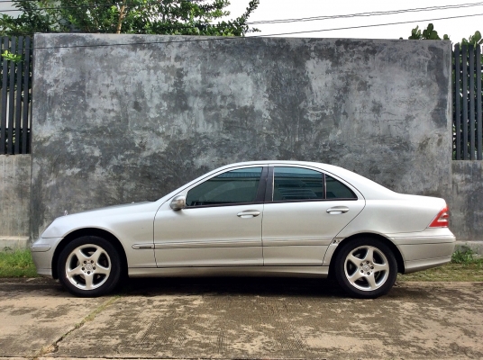 BENZ C200 Kom 2001