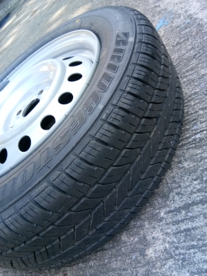 ล้ออะไหล่ altis 4รูขอบ15 พร้อมยาง ขาย400