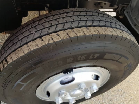 รถฮีโน่ 6 ล้อ ( ไม่ดั้ม ) FC9J 175 แรงม้า. ปี 56. , ( รถวิ่ง 7x,xxx กม. ) สนใจติดต่อ 081 - 6079515