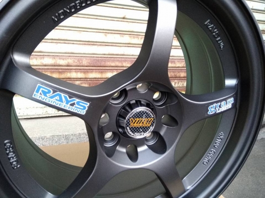 แม็กใหม่แกรมไลท์ ขอบ 15 ราคา 7500 พร้อมยางไทย 11700 บาท