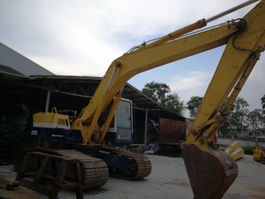Komatsu PC200-5 สภาพเต็มตามรุ่น เก็บบางส่วน สวยเดิม เอกสารเล่ม