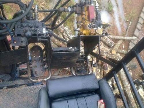 ฝากขาย รถหกล้อคีบไม้ ฝากขาย รถหกล้อคีบไม้