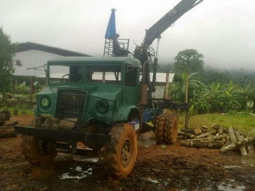 ฝากขาย รถหกล้อคีบไม้ ฝากขาย รถหกล้อคีบไม้