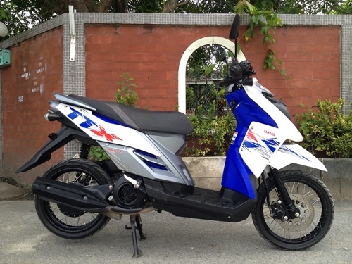 Yamaha TTX สีน้ำเงินขาว