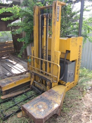 ขาย-รถยก FORKLIFT ไฟฟ้า: TOYOTA 06-2FBS15 ขนาด 1.5 ตัน เสาสูง 3 ม.