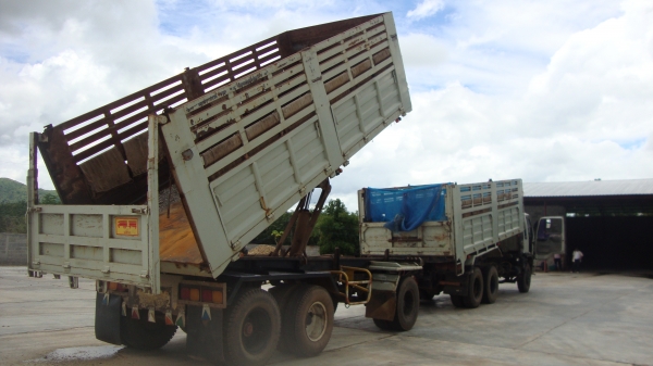 ขายรถพ่วง 22 ล้อ hino ดั้มแม่-ลูก 3 เพลา อู่สหกิจ ขายรถพ่วง 22 ล้อ hino ดั้มแม่-ลูก 3 เพลา อู่สหกิจ