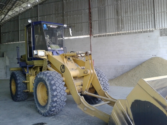 รถตักพร้อมใช้