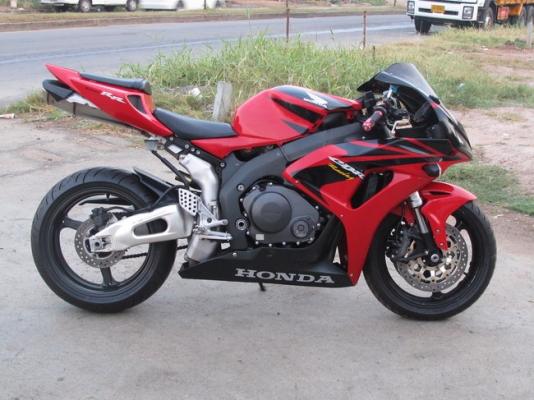 +++++ลูกค้าฝากขาย HONDA CBR1000RR ปี2006 ++++