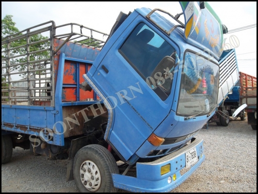 ขายด่วน รถบรรทุก 6 ล้อ ISUZU NPR59L 120 แรง ช่วงล่าง F หน้าหลัง สภาพพร้อมใช้งาน ราคาสุดคุ้ม