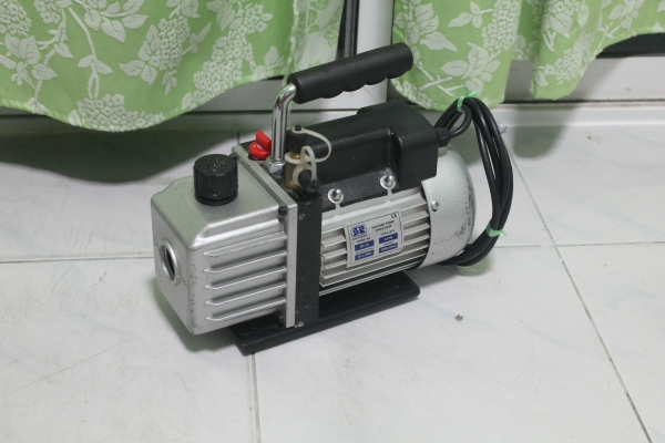 ปั๊มดูดสูญญากาศ ( ปั๊มแวคคัม) สภาพดีเกิน90 เปอร์เซนต์ครับ