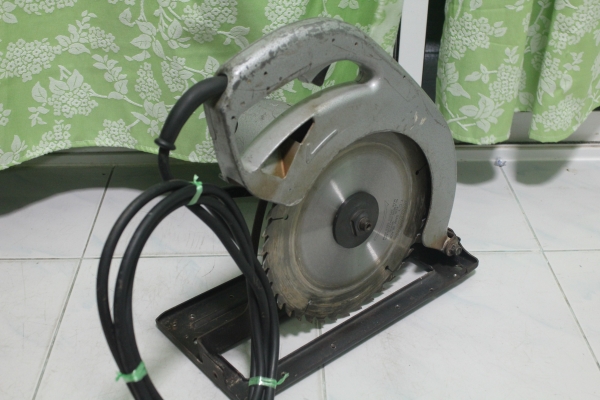 เลื่อยวงเดือนยี่ห้อ makita รุ่น 5201N ขนาดใบ 10นิ้วสภาพดีพร้อมใช้ครับ เลื่อยวงเดือนยี่ห้อ makita รุ่น 5201N ขนาดใบ 10นิ้วสภาพดีพร้อมใช้ครับ