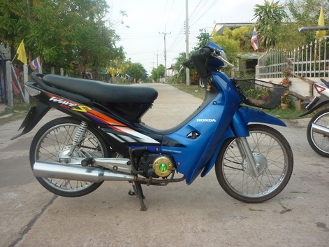 ขาย เวฟ 100      9000 บาท