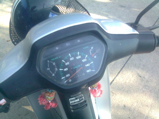 wave100 ของถูกและดีคับ ชุดสีสวย เครื่องแน่น มาลองสตาร์ทดู รถไม่ได้ล้างนะคับ