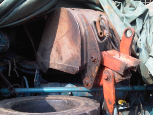 บุ้งกี๋ I H I แบคโฮเล็ก 3 ฟัน