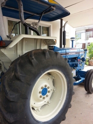 รถไถ FORD 4600 (ใหม่ไทย) ใบดันหน้าใหม่ ผานหลัง 6 ของใหม่ สภาพใหม่ พวงมาลัยพาวเวอร์ ยางหลังใหญ่